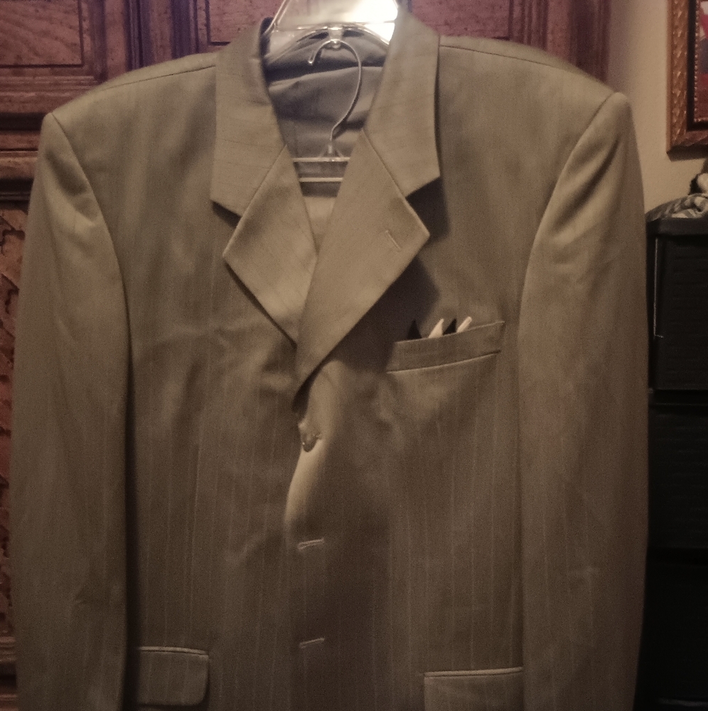Gray  Sheened Vanettini Suit For Men Size 40 Regular $80